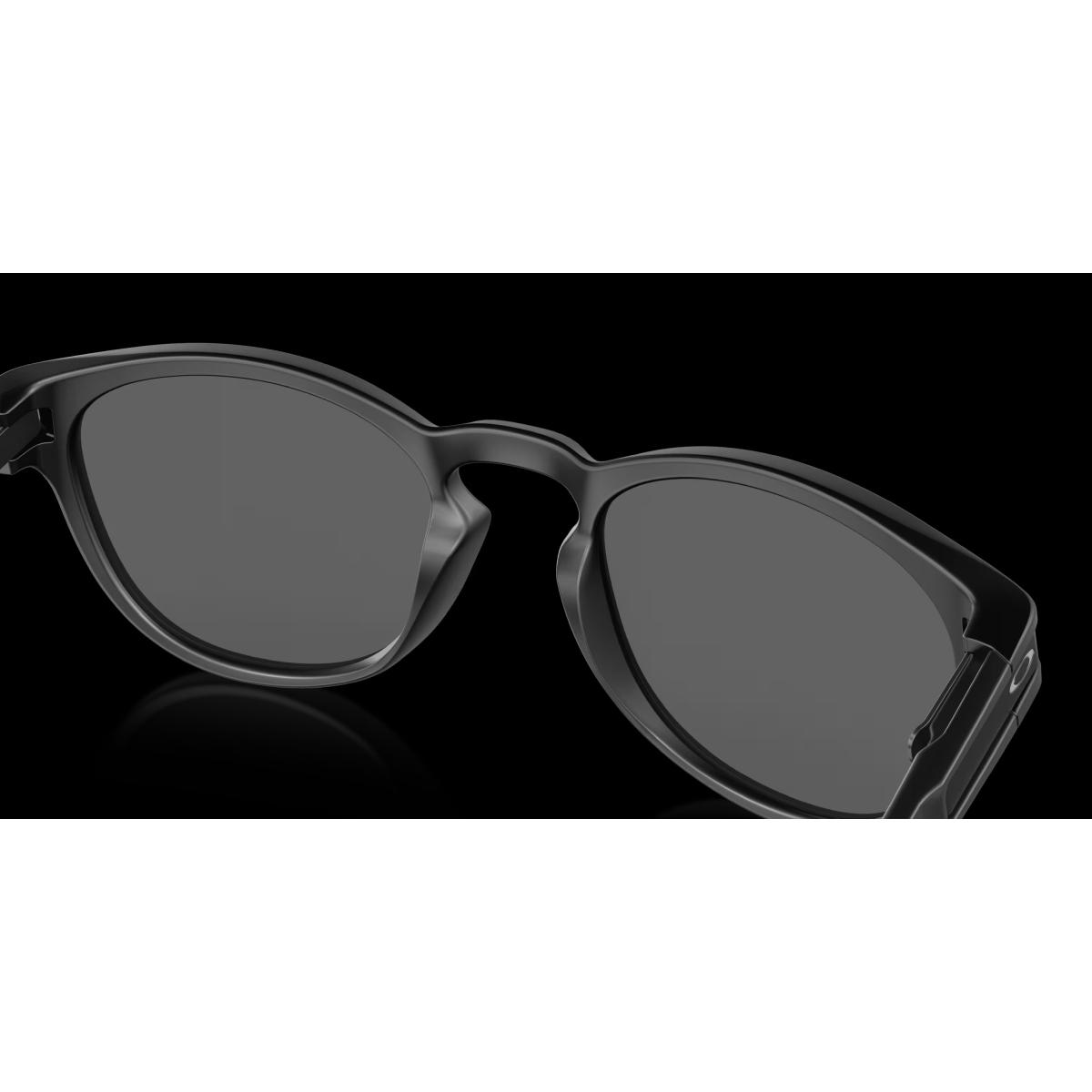 Latch Oakley