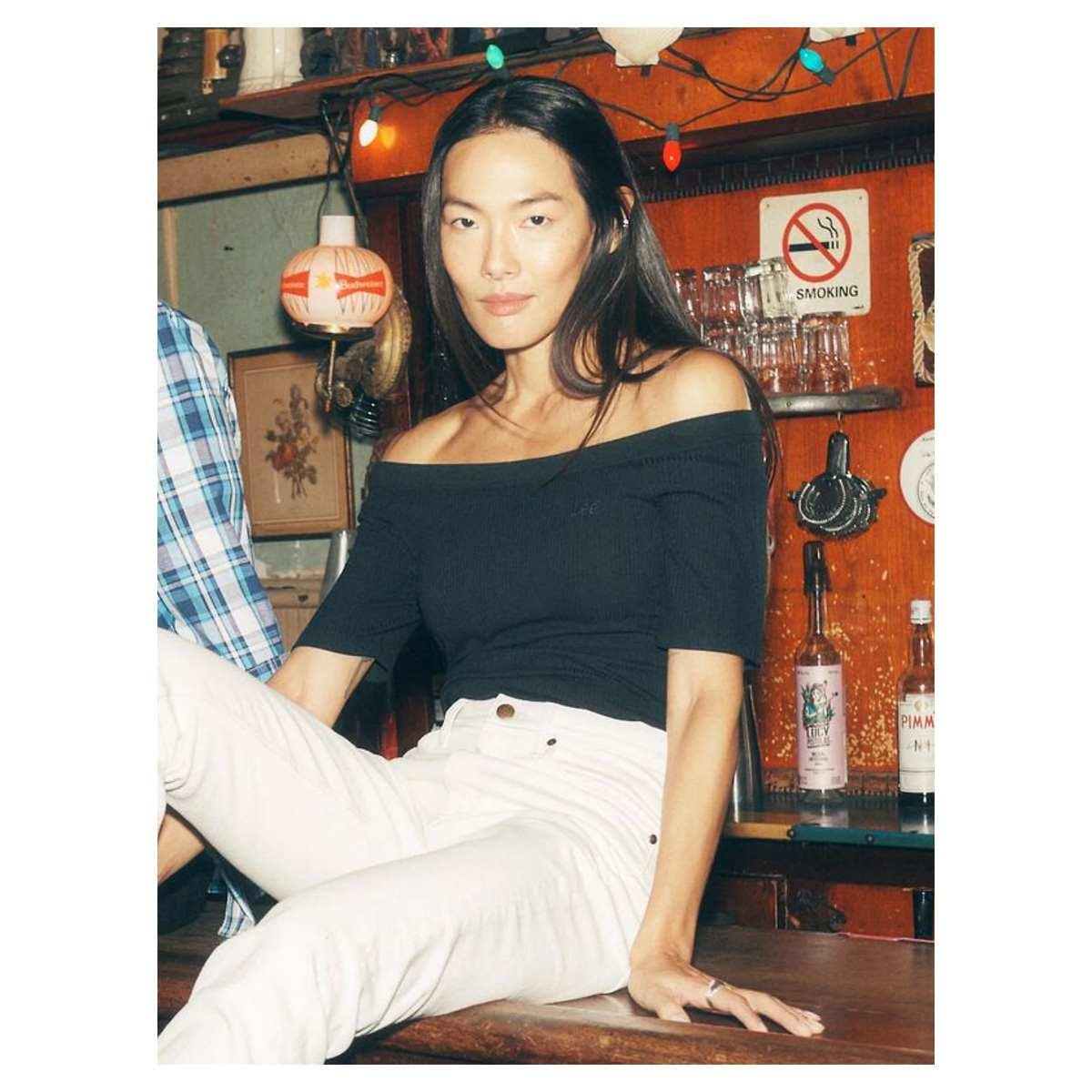 Top Off Shoulder Lee