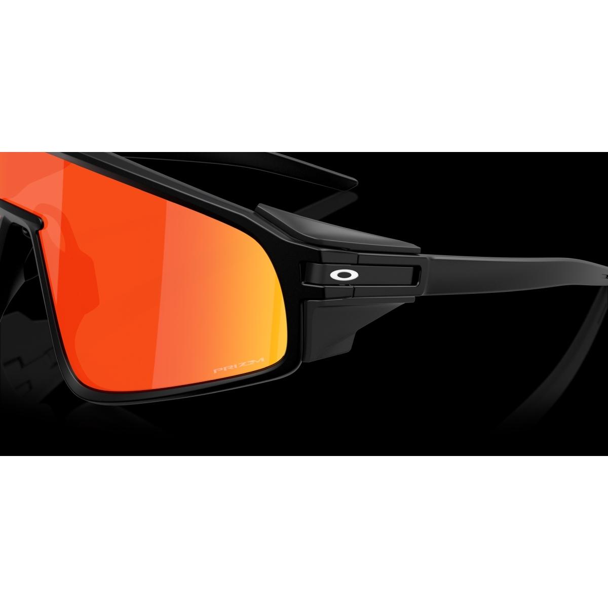 Latch Panel Oakley