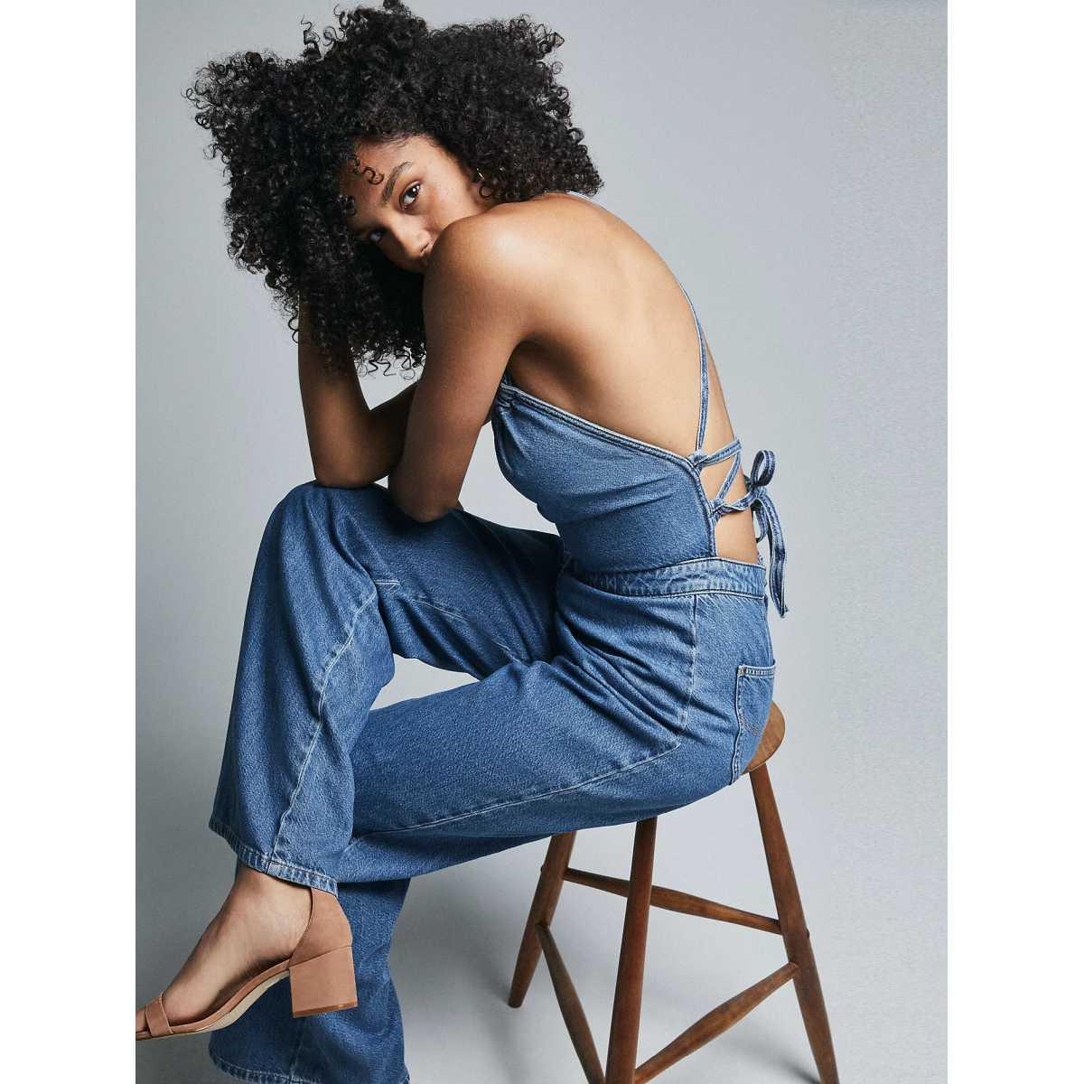 Backless Lee