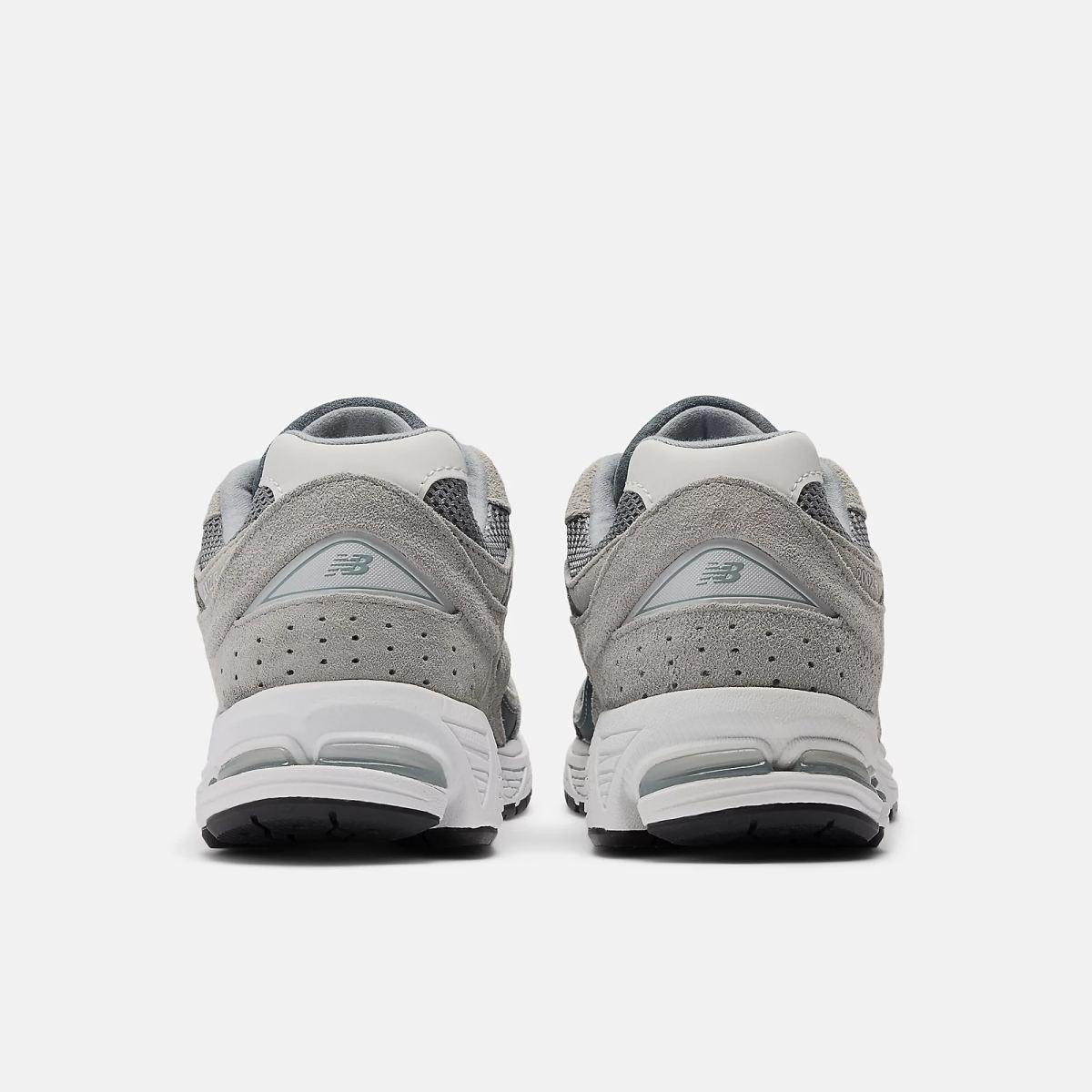 2002R New Balance