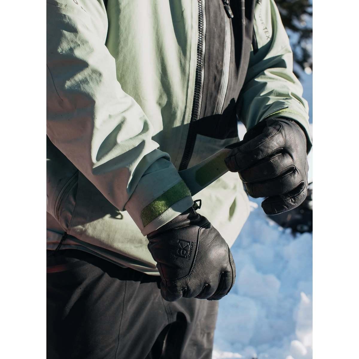 [ak] Clutch GORE-TEX Leather Burton