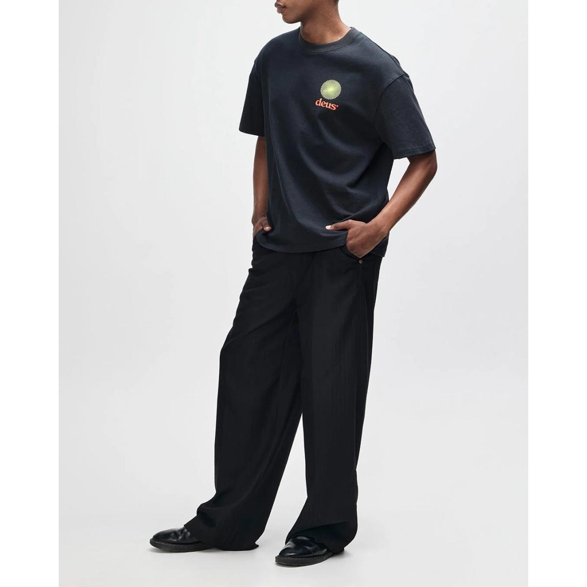 Strata Tee Deus