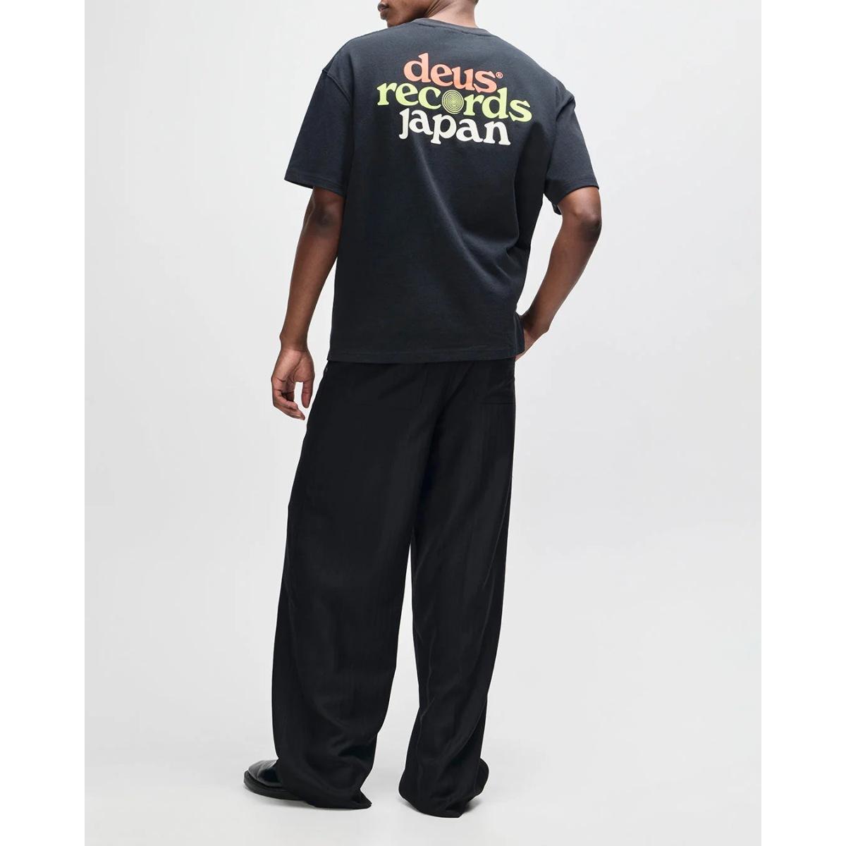 Strata Tee Deus