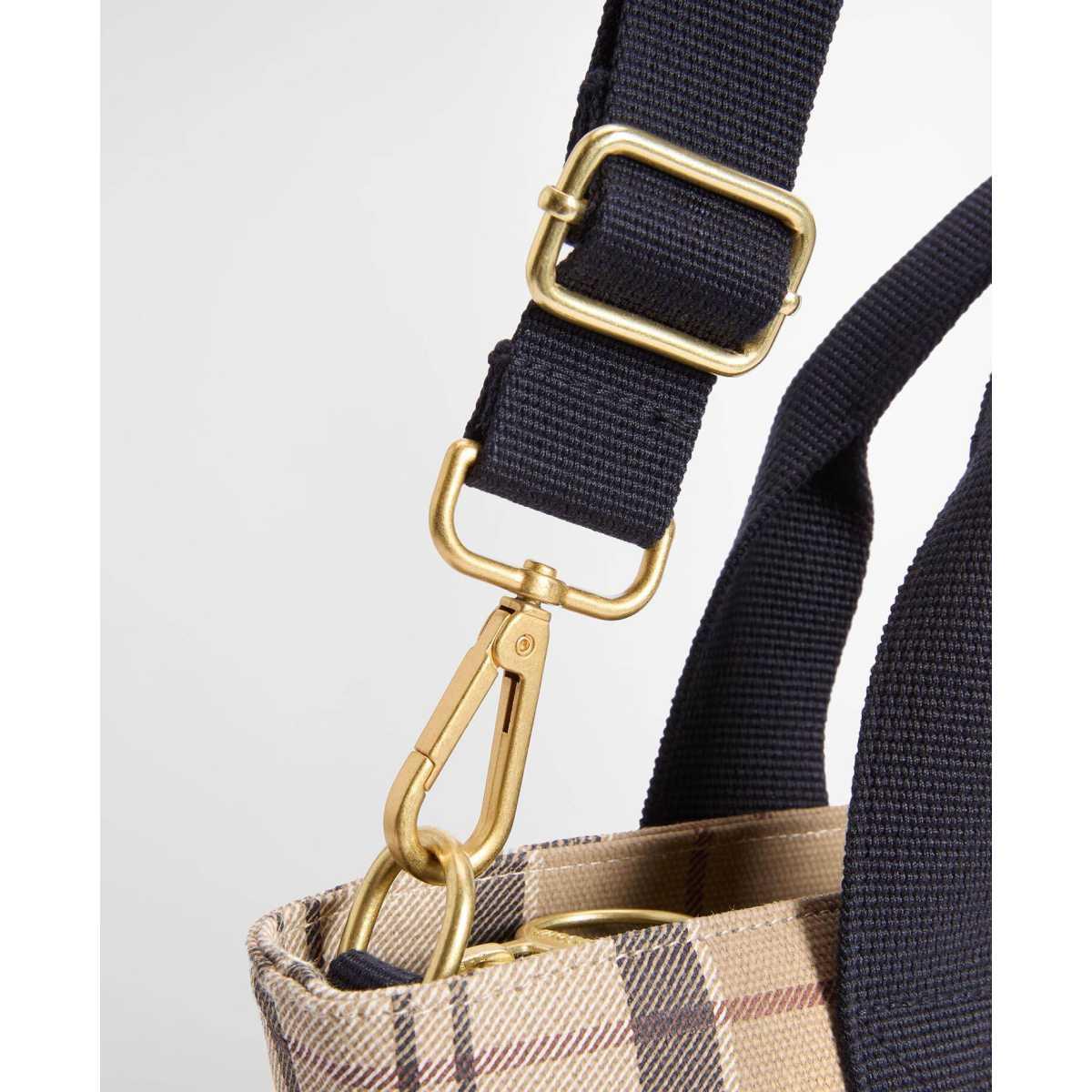 Maisy Barbour