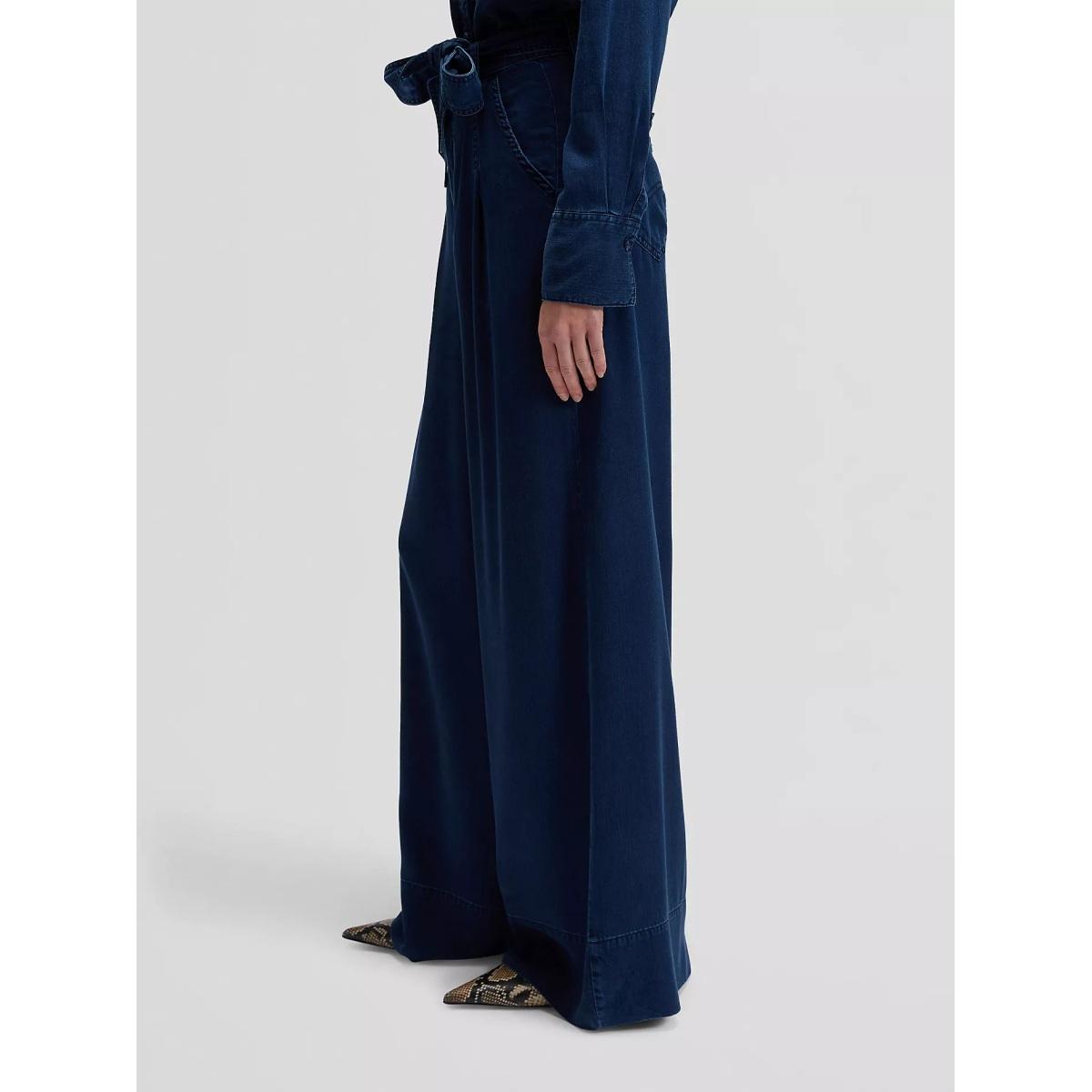 Pleated Wide Lee