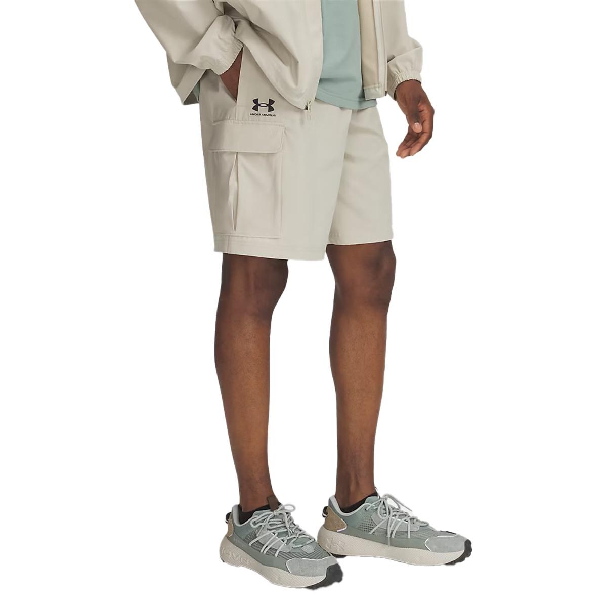 Vibe Woven Under Armour