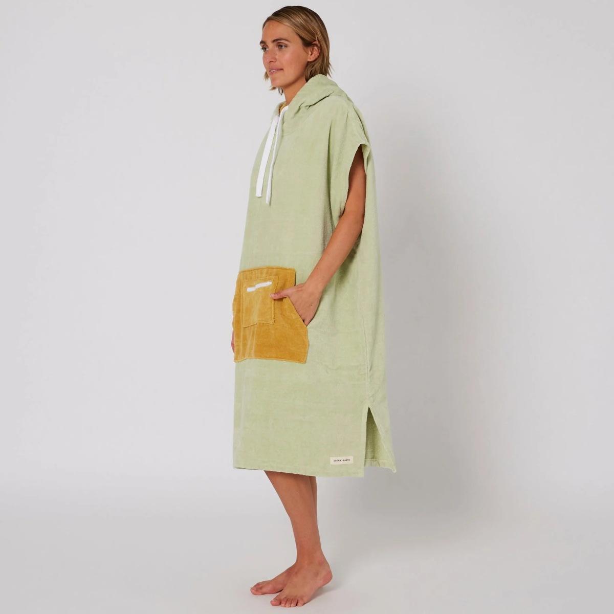 Ladies Daydream Ocean Earth