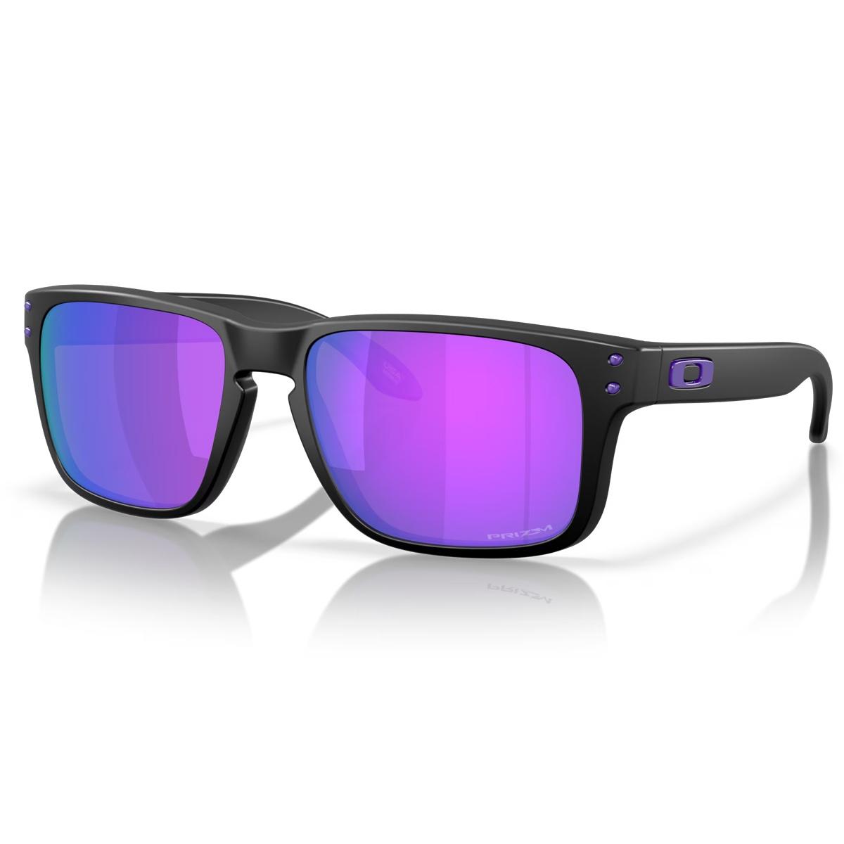 Holbrook S Oakley
