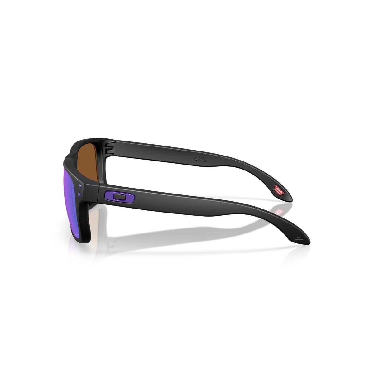 Holbrook S Oakley