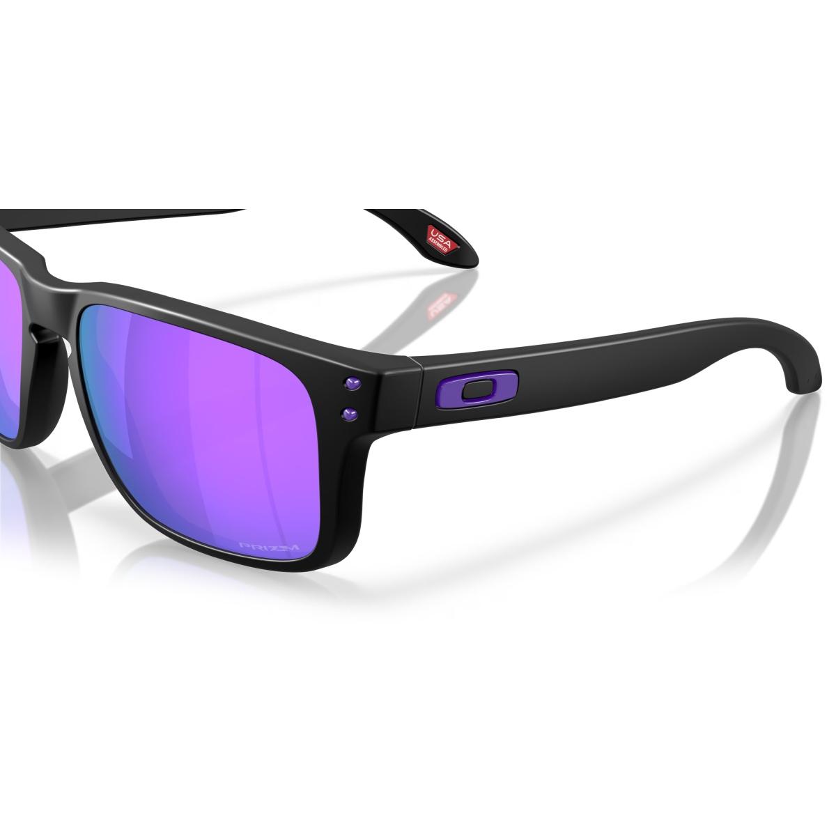 Holbrook S Oakley