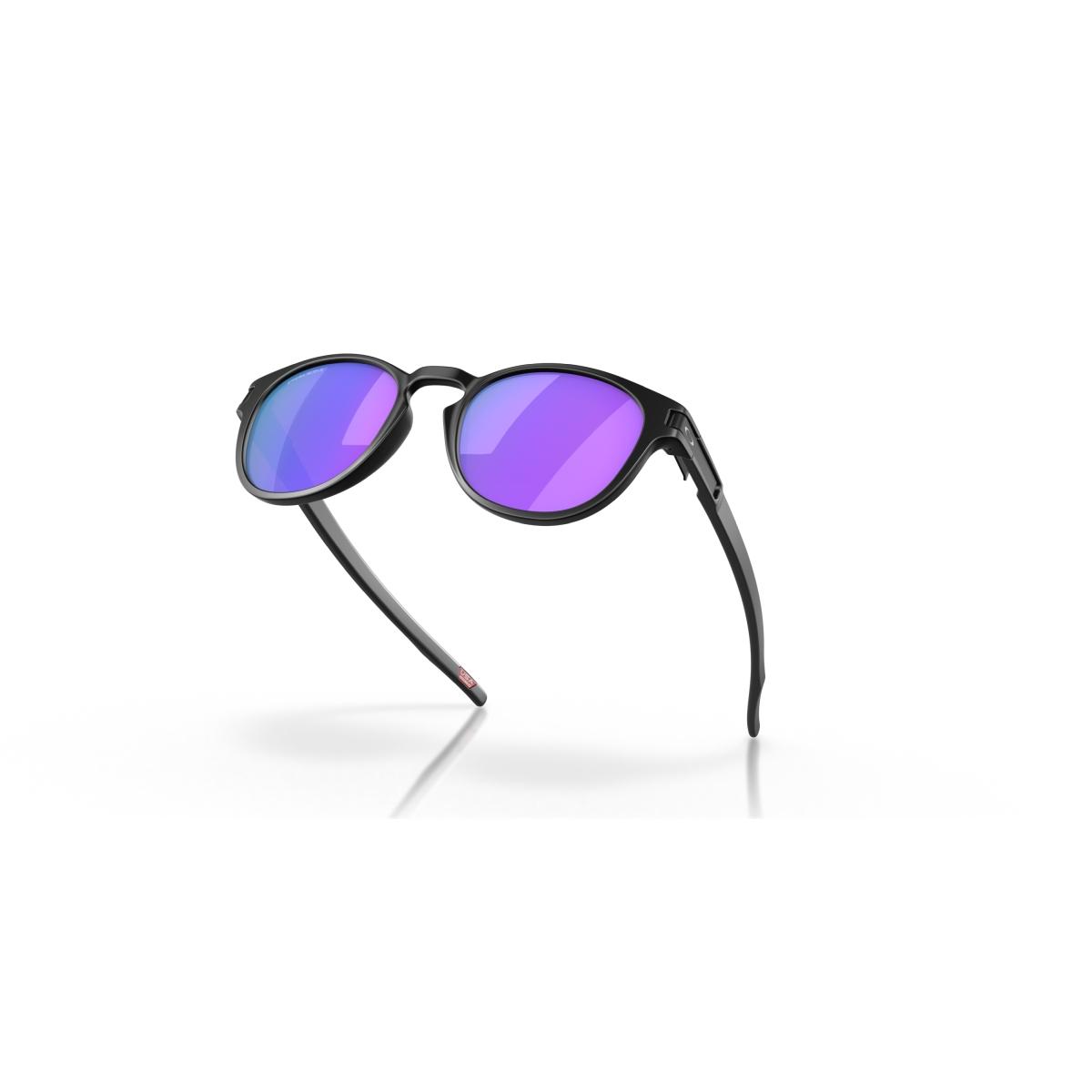 Latch Oakley