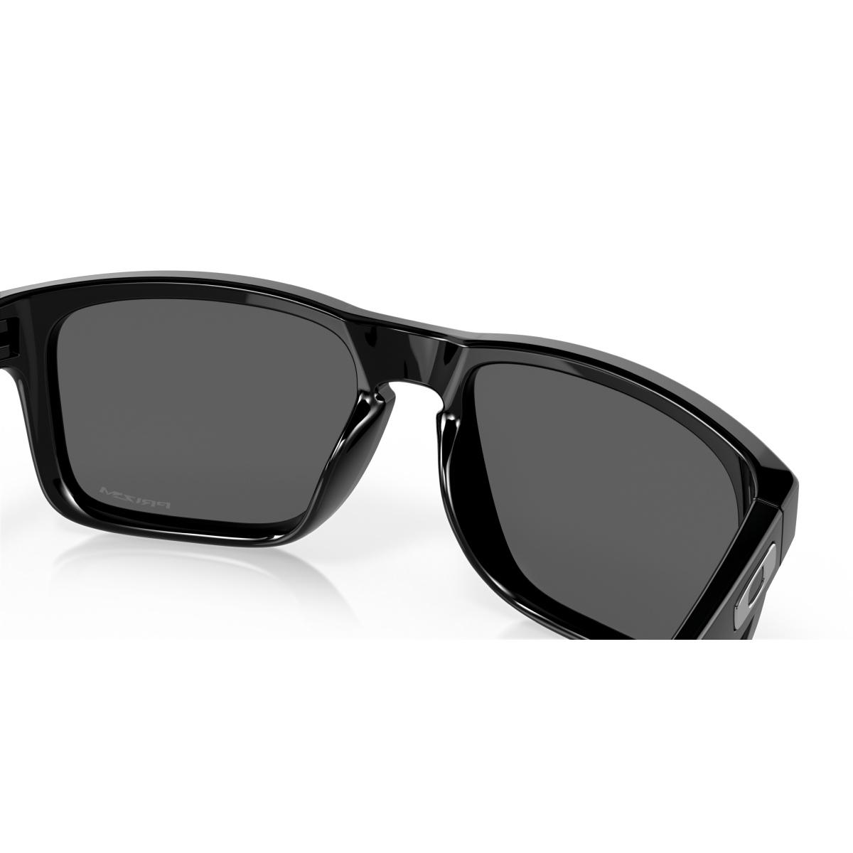 Hoolbrook Oakley