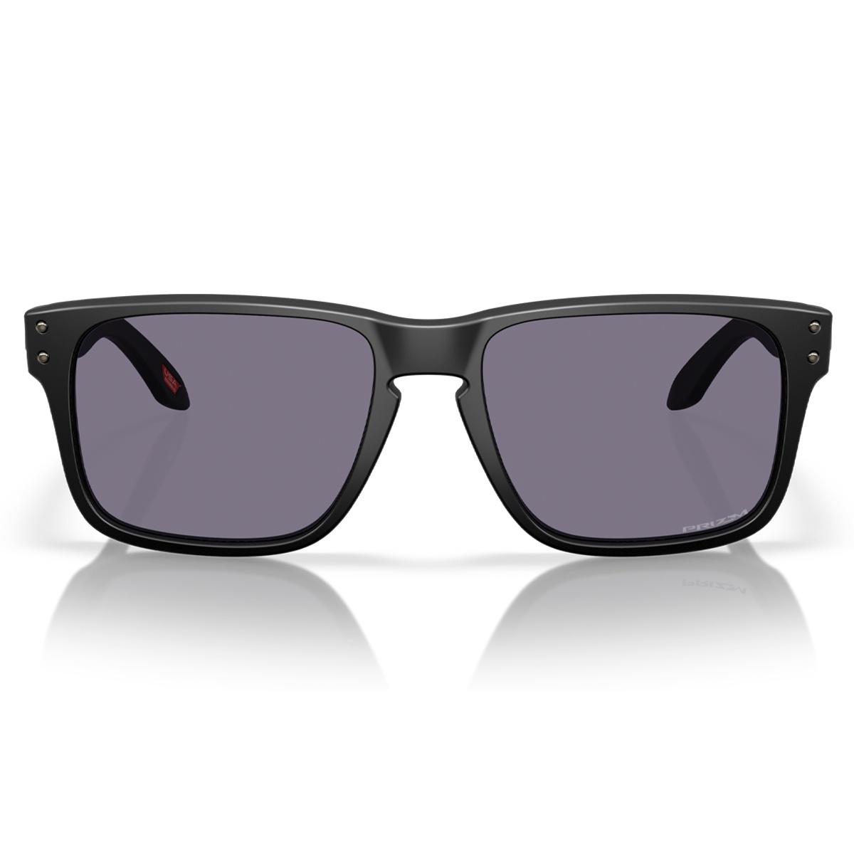 Holbrook S Oakley