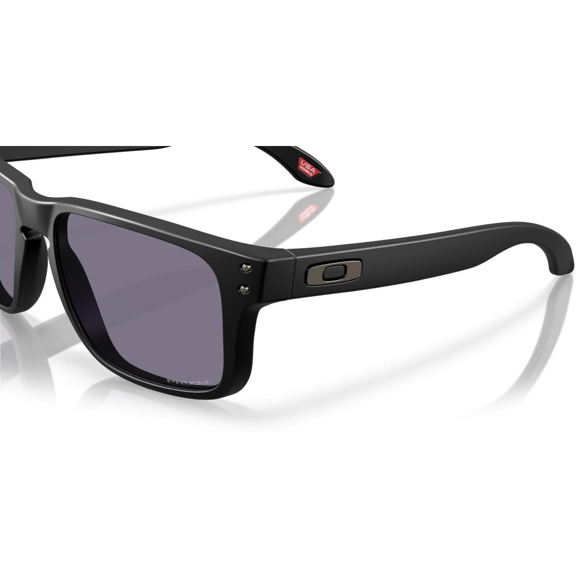 Holbrook S Oakley