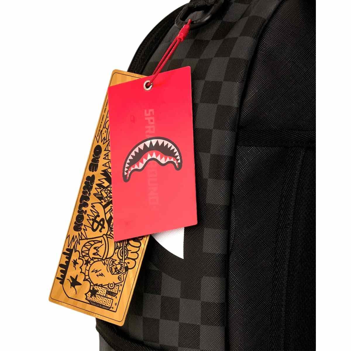 Looney Carrot Stash Sprayground