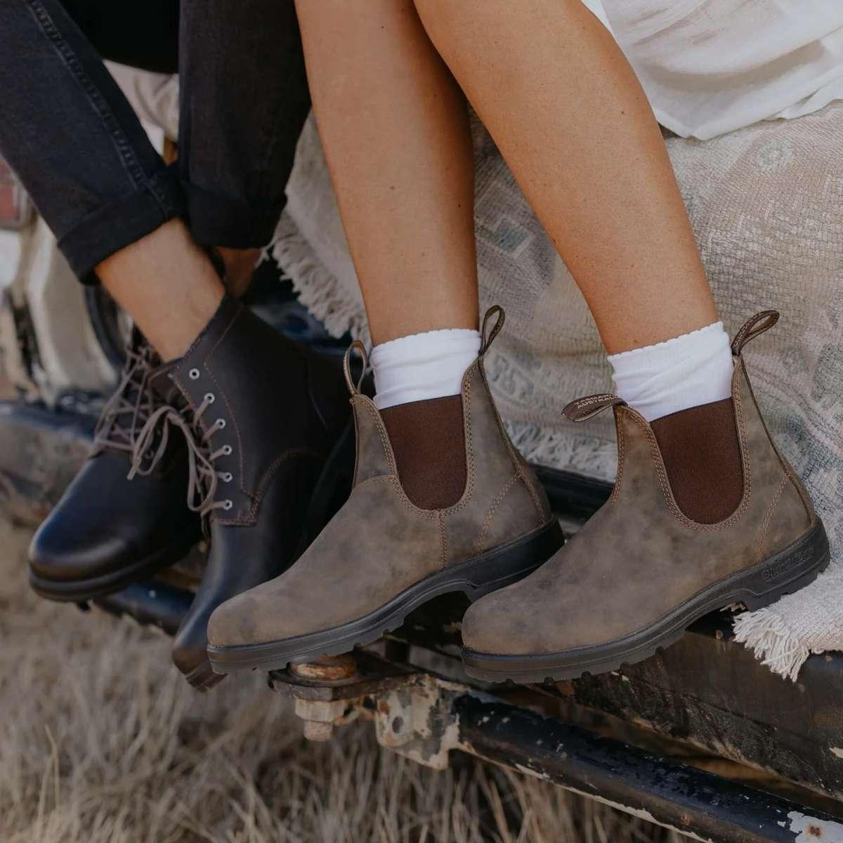 585 rustic brown leather